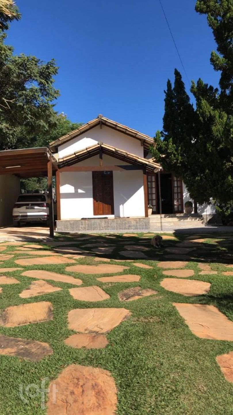 Casa à venda com 4 quartos, 150m² - Foto 2