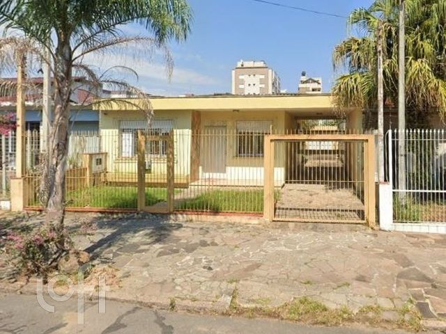 Casa com 180m², 3 dormitórios, 1 suíte, 2 vagas, Cristo Redentor em Porto Alegre