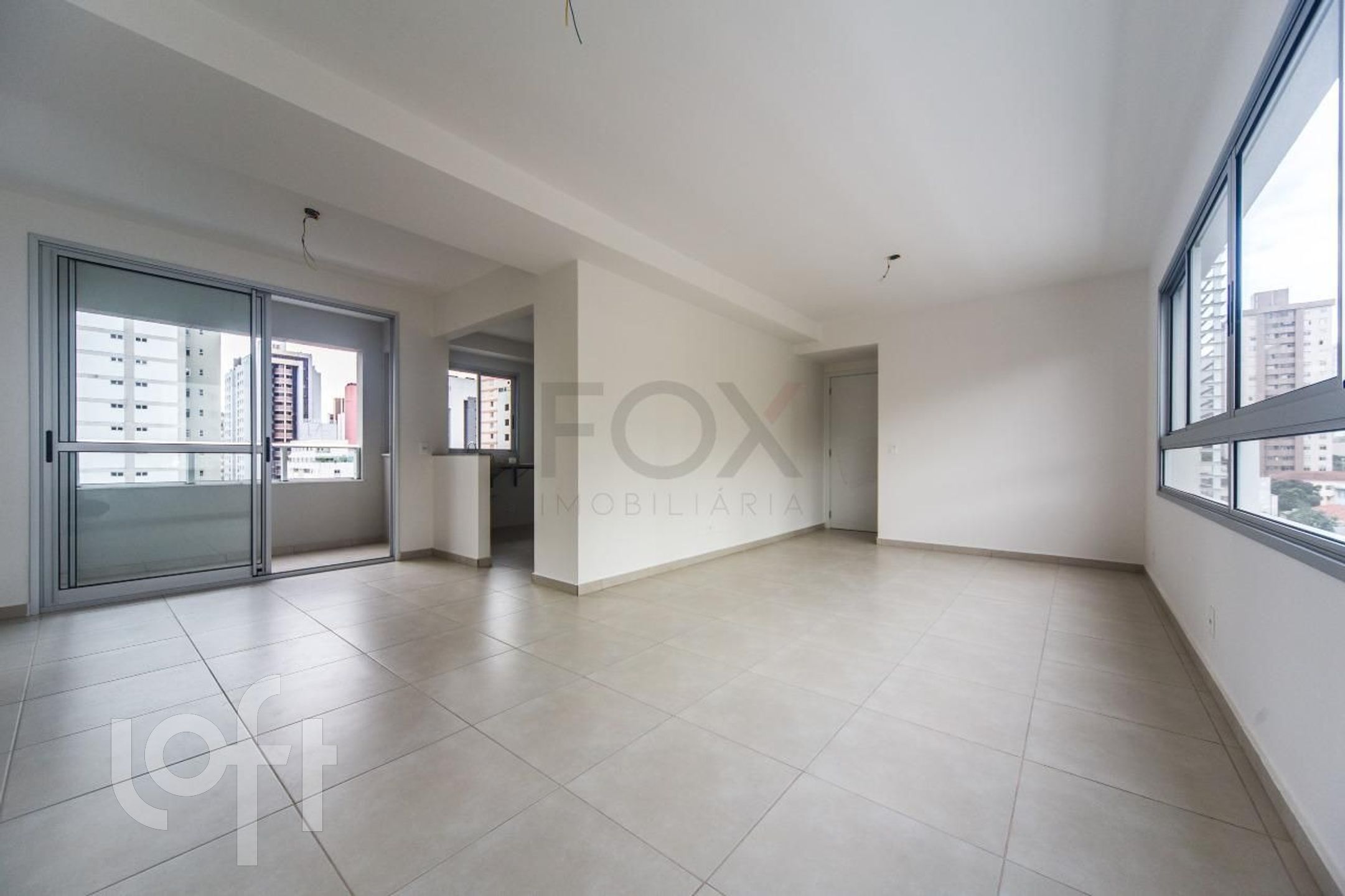 Apartamento à venda com 3 quartos, 99m² - Foto 2