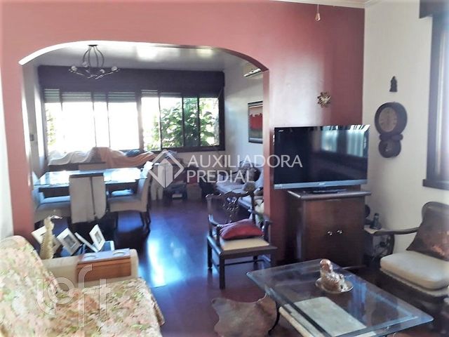 Casa com 240m², 3 dormitórios, 1 suíte, 2 vagas, Chácara das Pedras em Porto Alegre