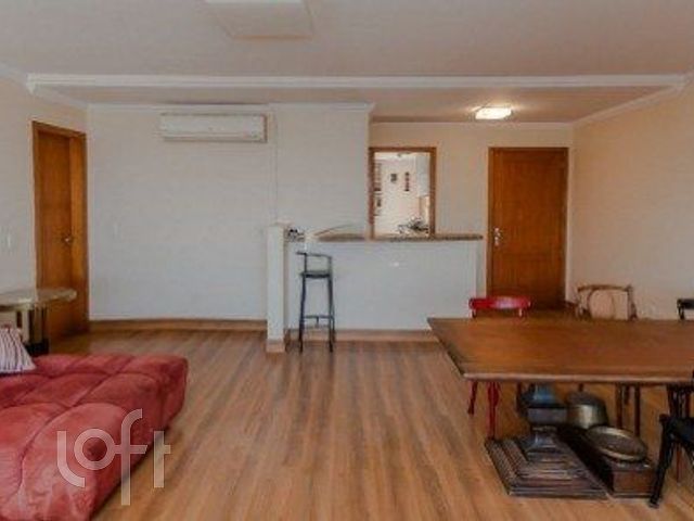 Apartamento com 121m², 3 dormitórios, 1 suíte, 2 vagas, Petrópolis em Porto Alegre