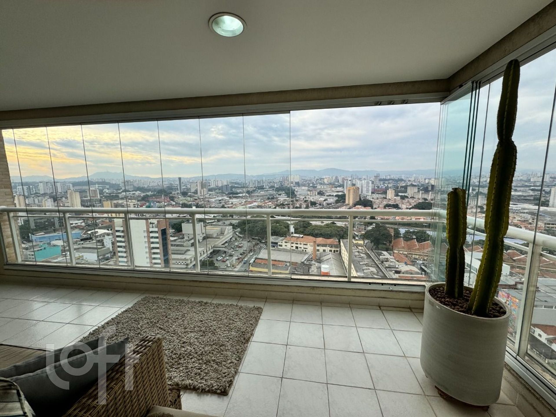 Apartamento à venda com 3 quartos, 162m² - Foto 3