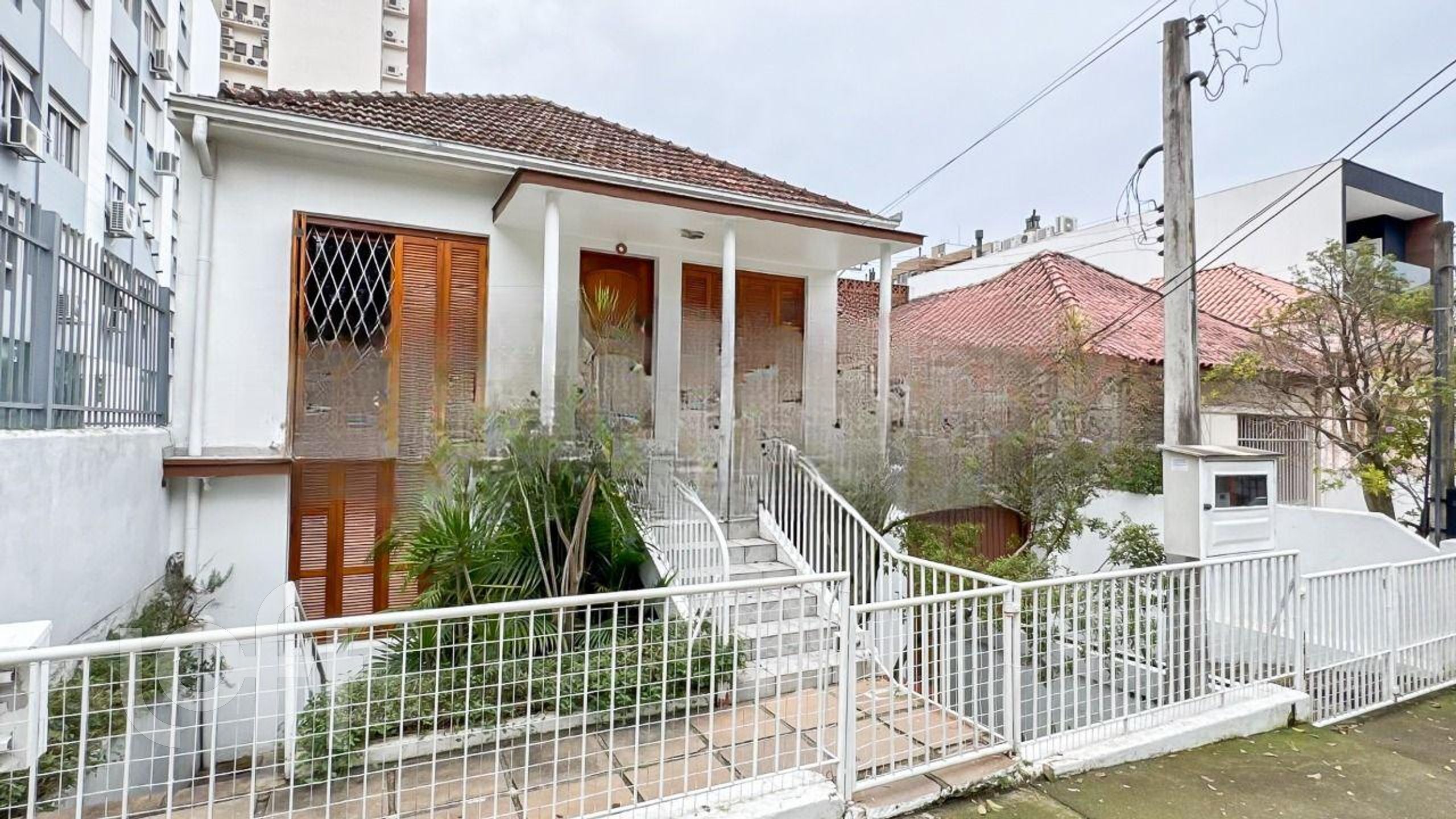 Casa com 392m², 4 dormitórios, Petrópolis em Porto Alegre