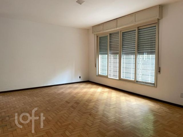 Casa com 289m², 3 dormitórios, 2 vagas, São João em Porto Alegre