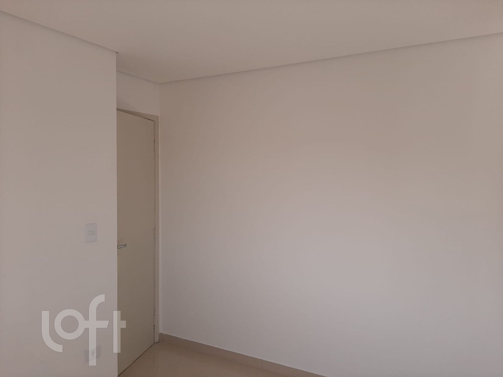 Apartamento à venda com 3 quartos, 67m² - Foto 2