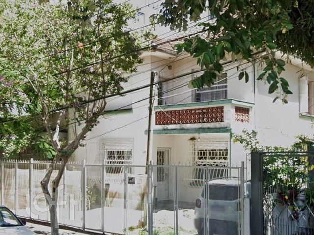 Casa com 280m², 4 dormitórios, 1 suíte, 5 vagas, Menino Deus em Porto Alegre