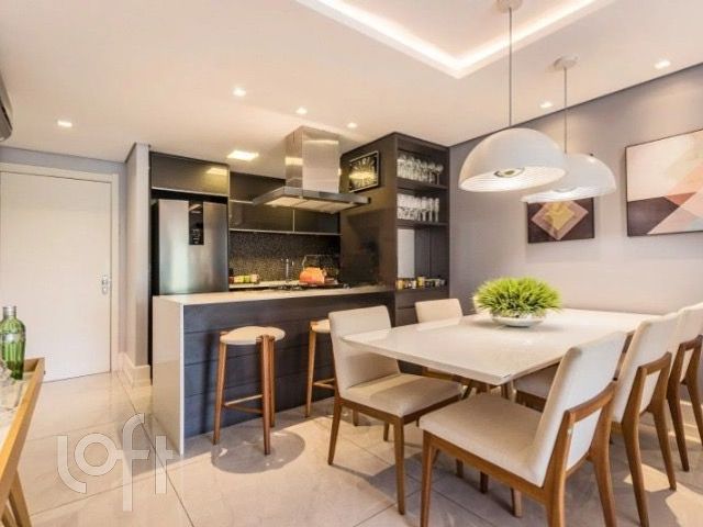 Apartamento com 79m², 2 dormitórios, 1 suíte, 2 vagas, Jardim Europa em Porto Alegre