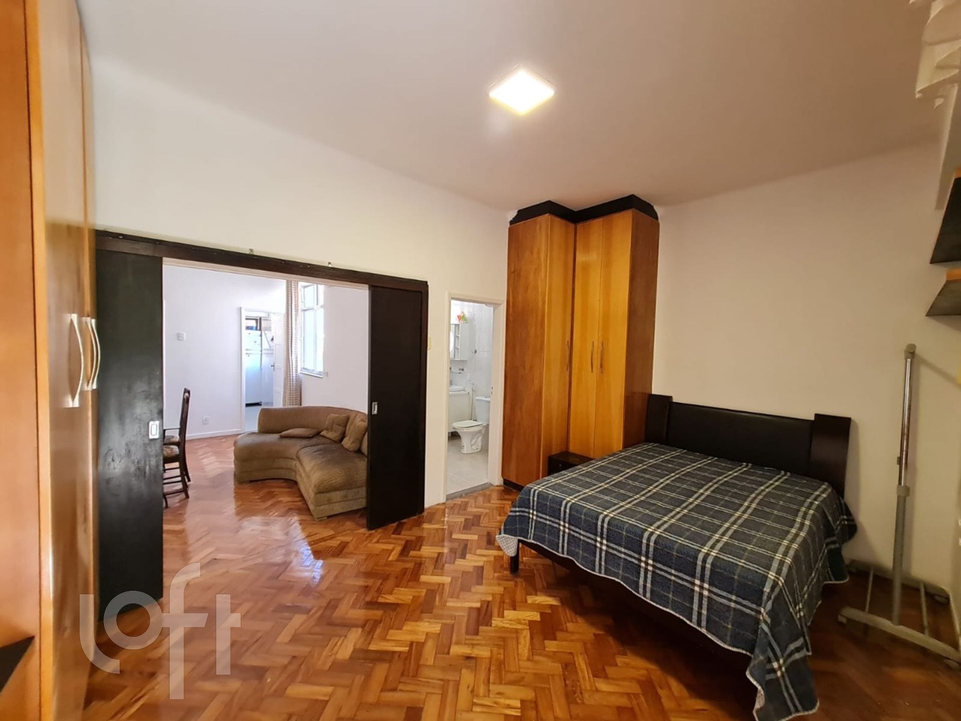 Apartamento à venda com 1 quarto, 37m² - Foto 2