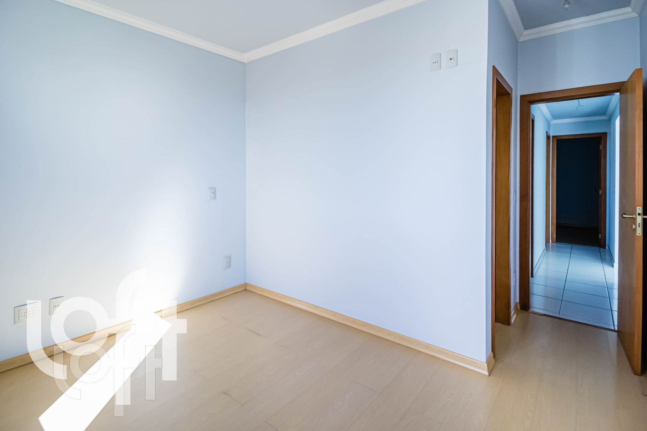 Apartamento à venda com 3 quartos, 200m² - Foto 3