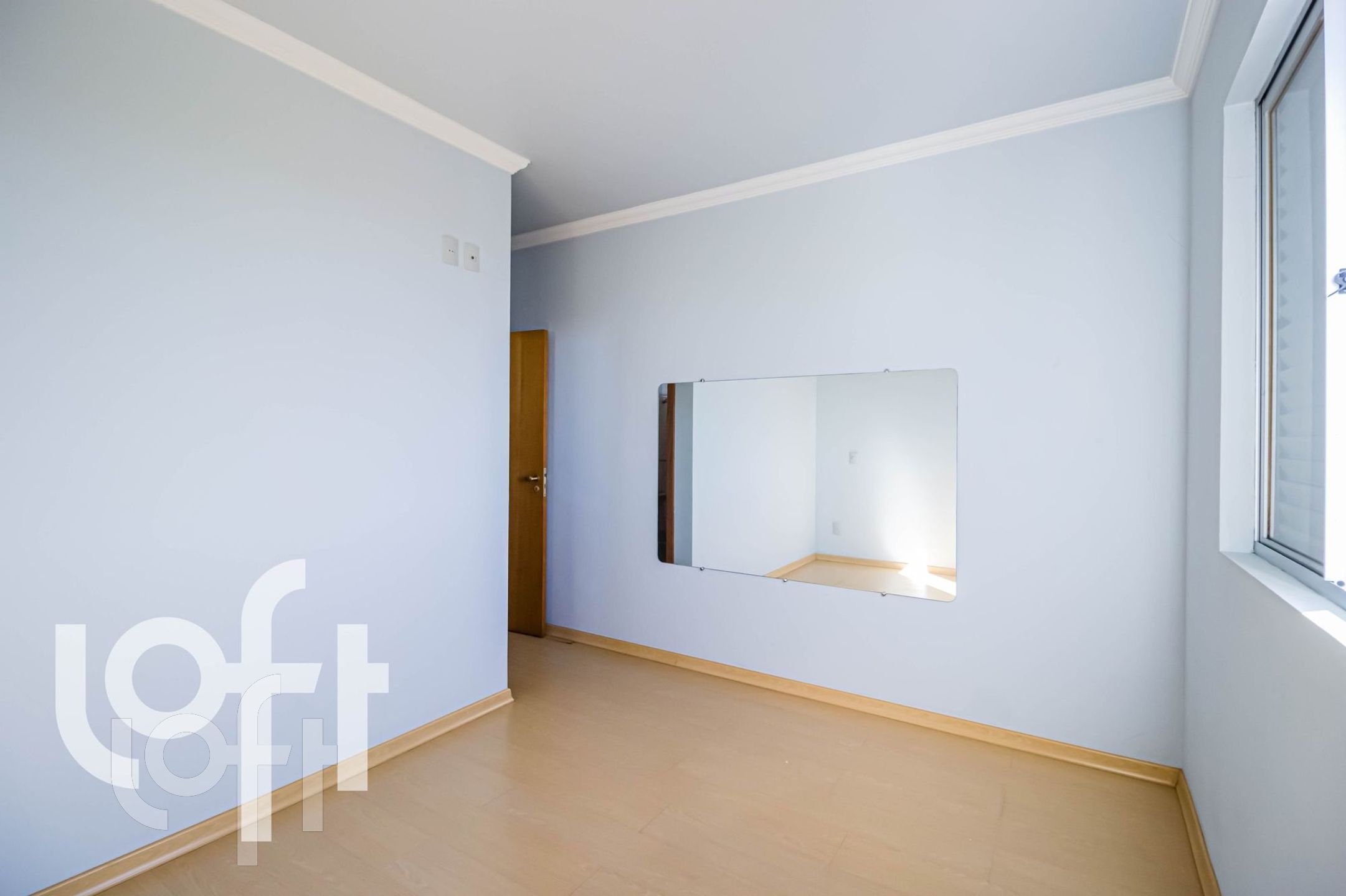 Apartamento à venda com 3 quartos, 200m² - Foto 2