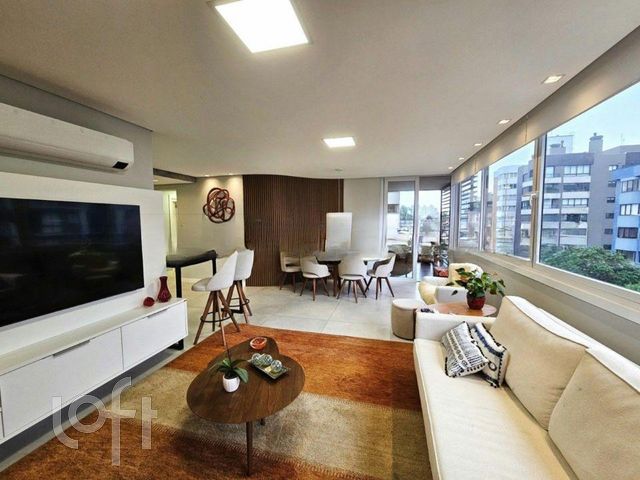 Apartamento com 104m², 2 dormitórios, 2 suítes, 2 vagas, Petrópolis em Porto Alegre