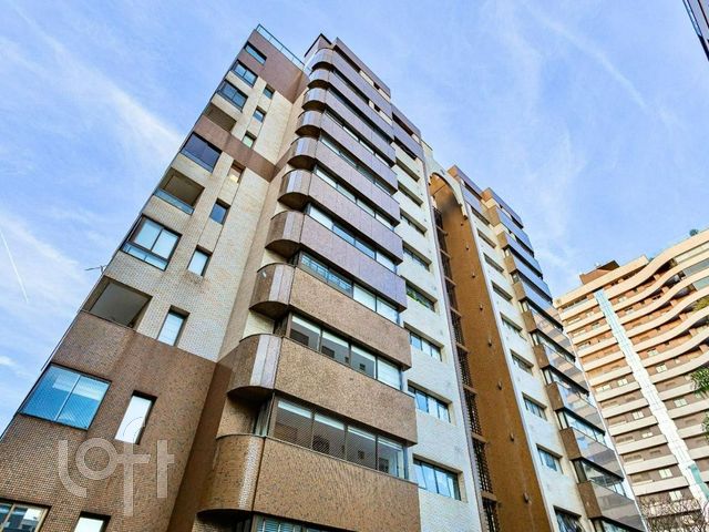 Apartamento com 143m², 3 dormitórios, 1 suíte, 4 vagas, Petrópolis em Porto Alegre