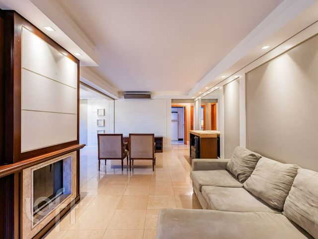 Apartamento com 143m², 3 dormitórios, 1 suíte, 4 vagas, Petrópolis em Porto Alegre