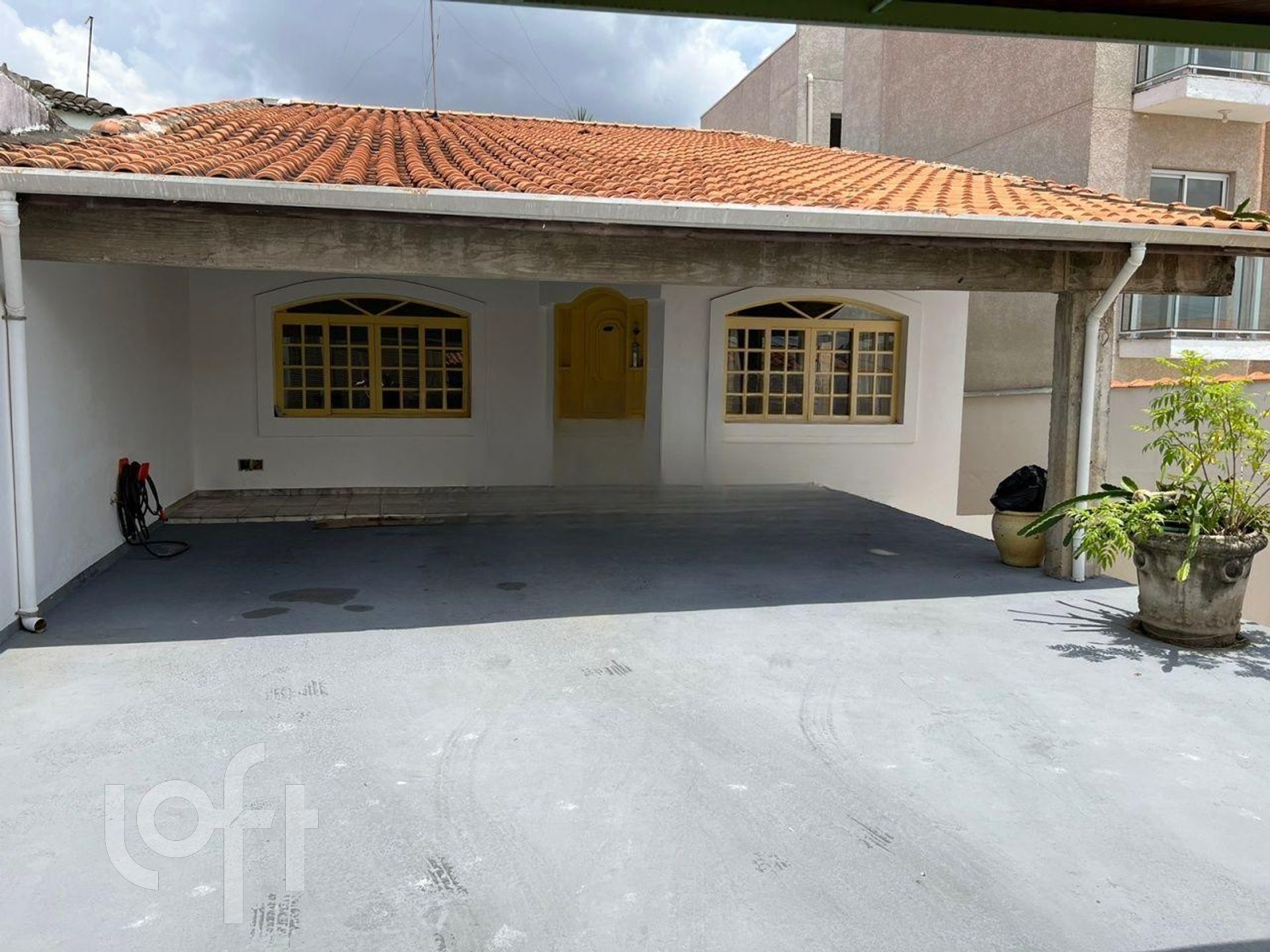 Casa à venda com 3 quartos, 300m² - Foto 2