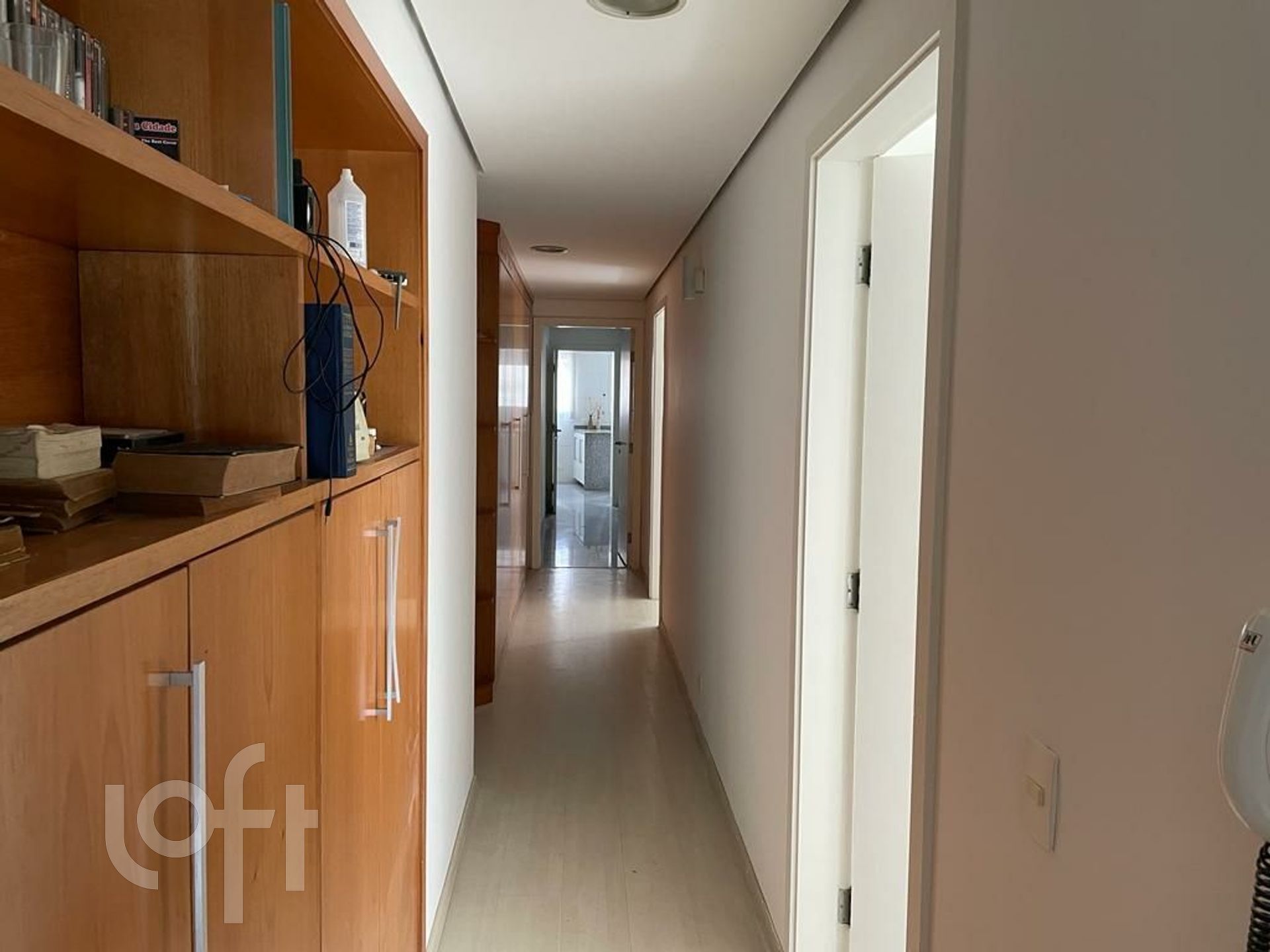 Apartamento à venda com 4 quartos, 220m² - Foto 9