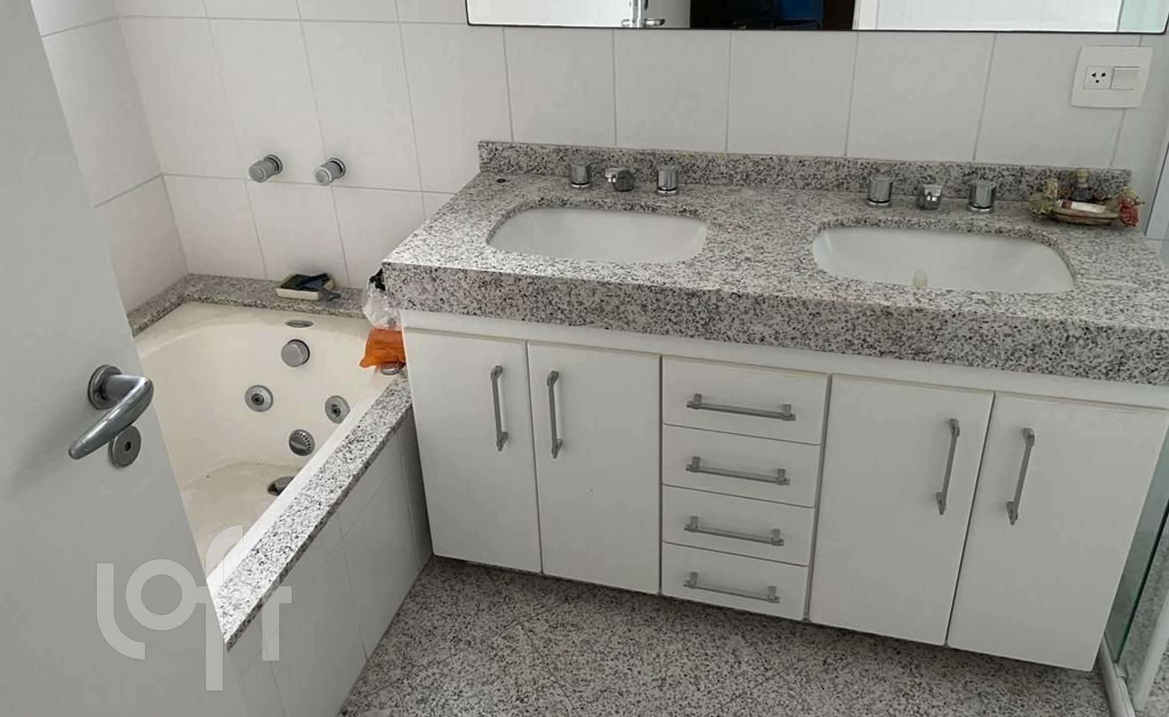 Apartamento à venda com 4 quartos, 220m² - Foto 19