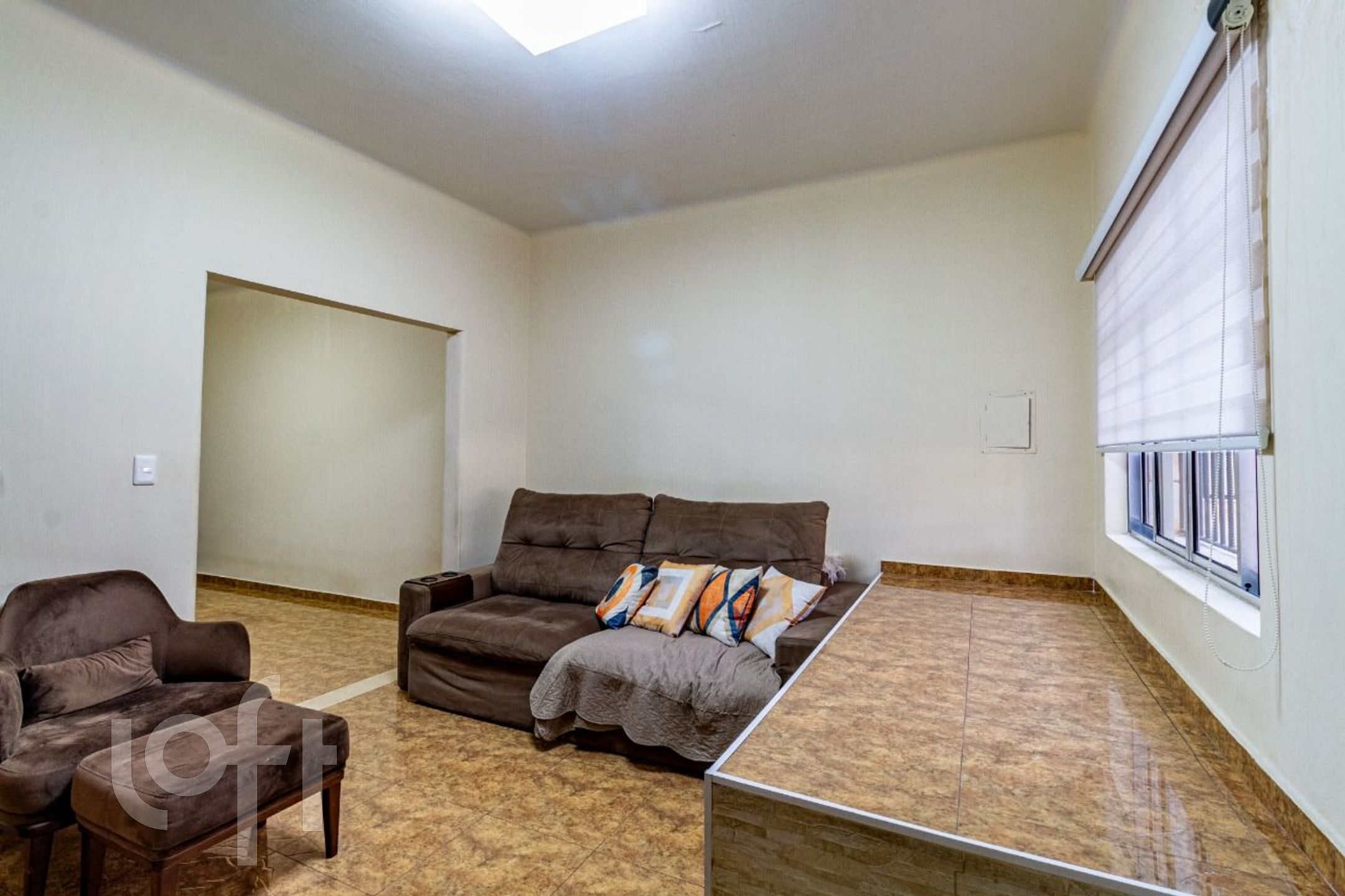 Casa à venda com 3 quartos, 160m² - Foto 1