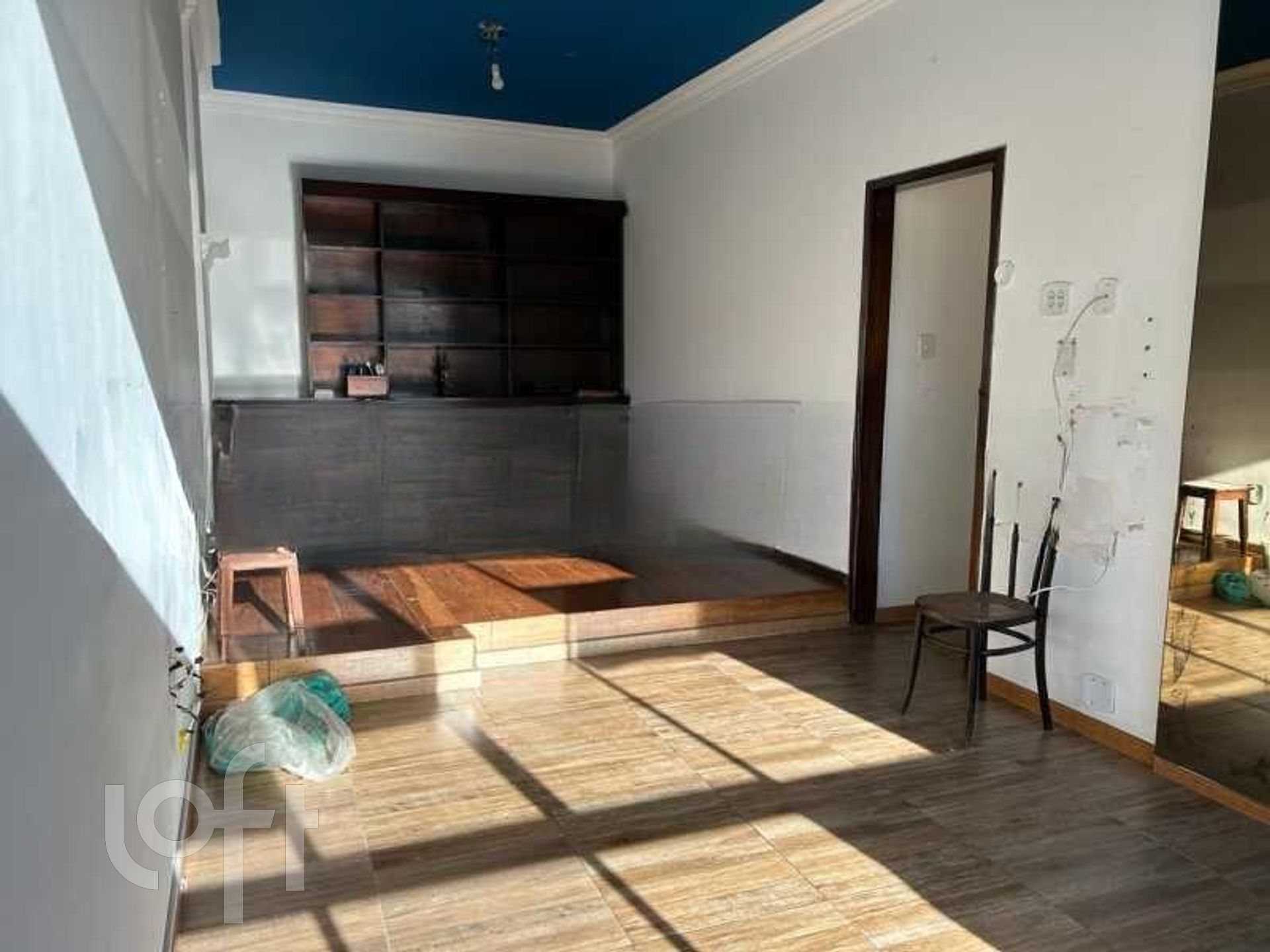 Apartamento à venda com 3 quartos, 102m² - Foto 2