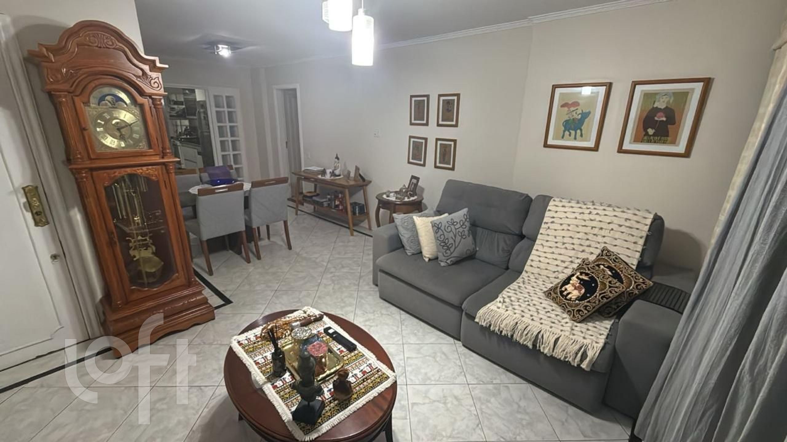 Apartamento à venda com 3 quartos, 142m² - Foto 2