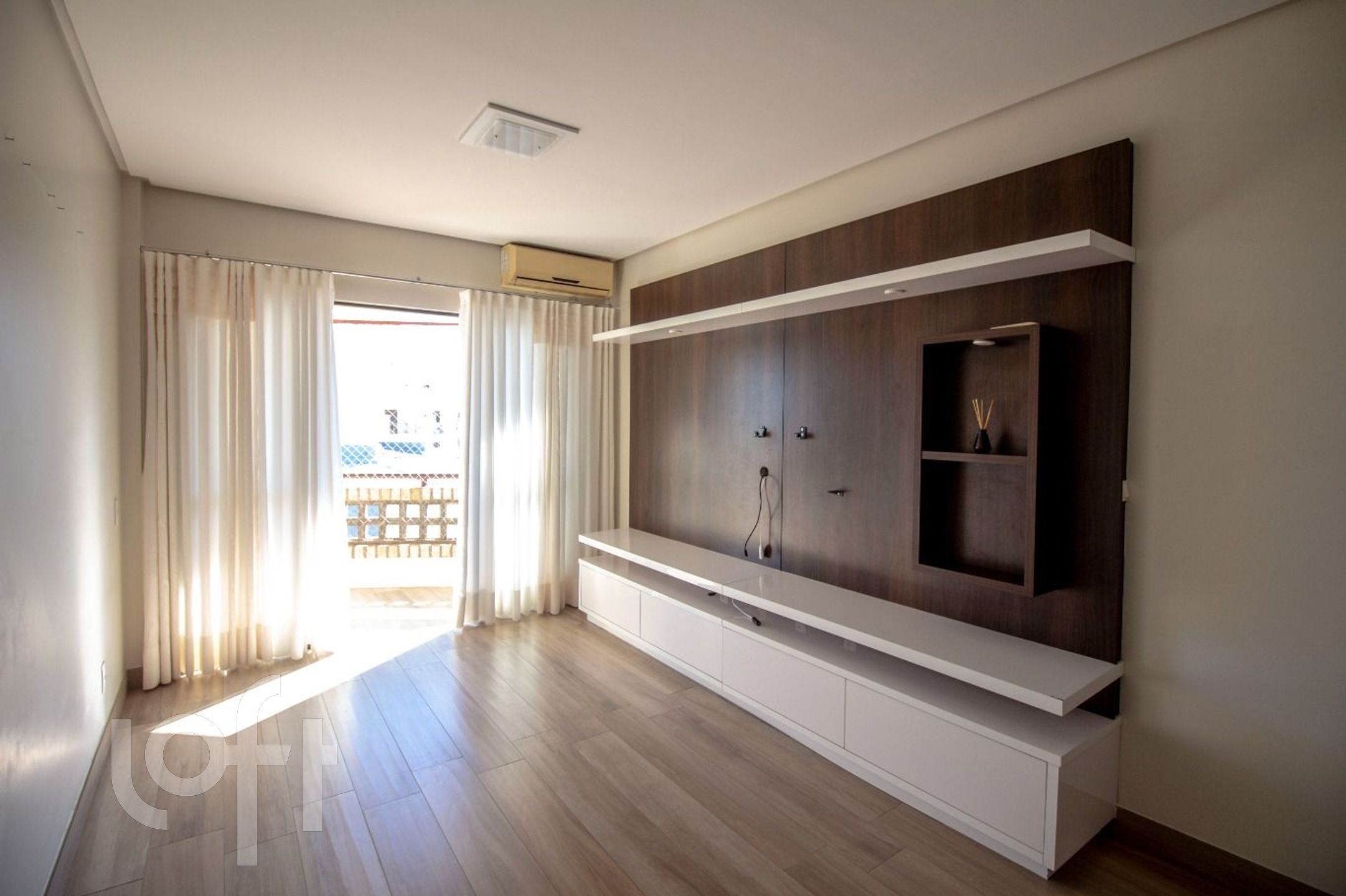 Apartamentos com 142m², 3 quartos, 1 suíte, 2 garagens, no bairro Pantanal em Florianópolis