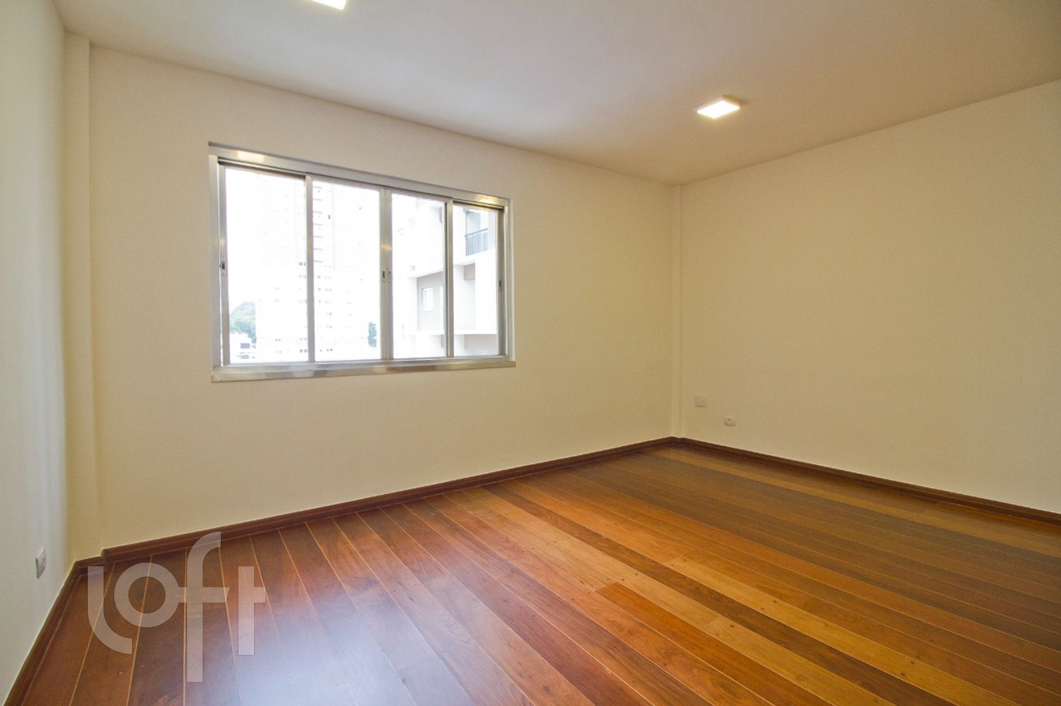 Apartamento à venda com 2 quartos, 100m² - Foto 12