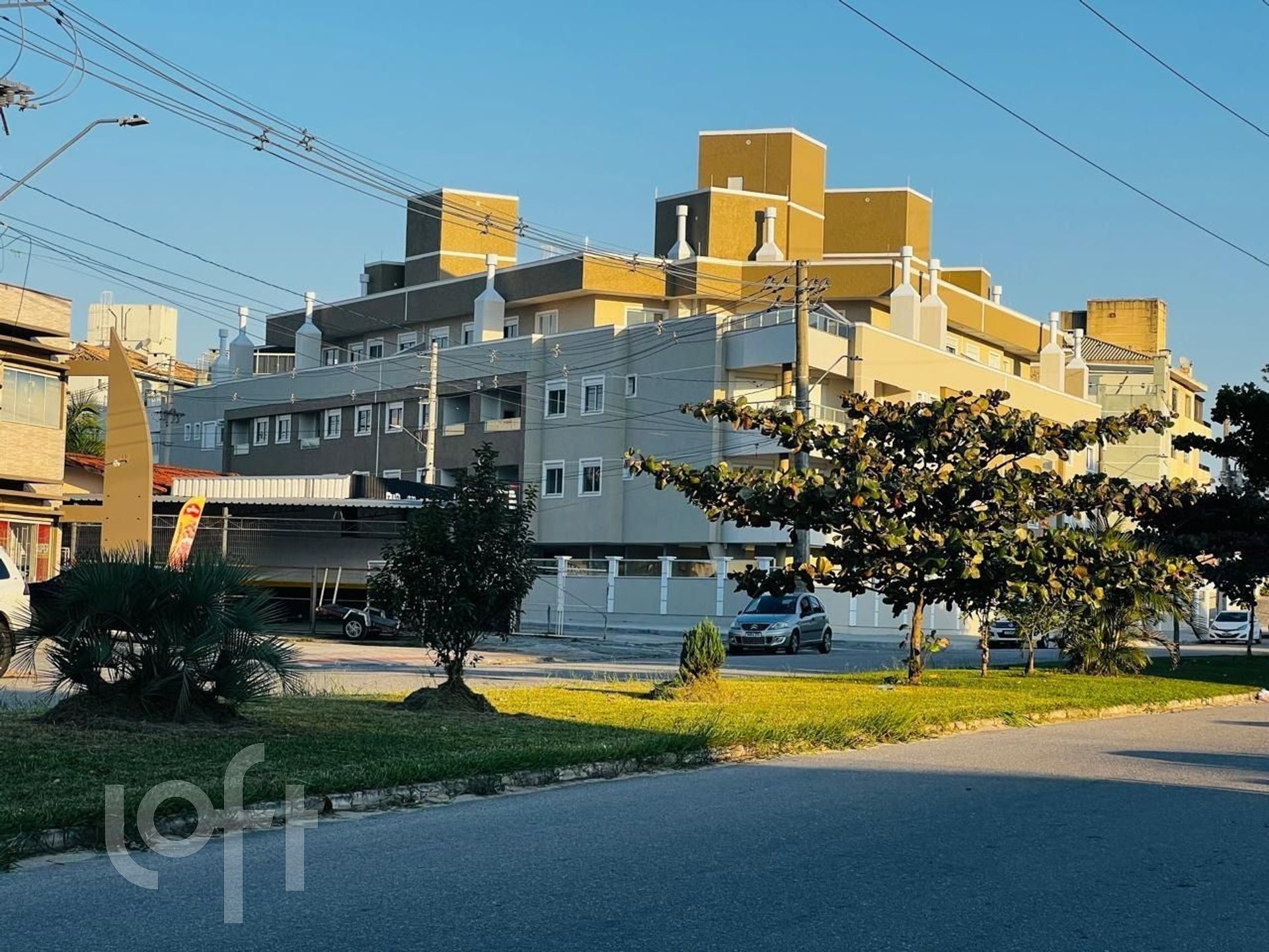 Apartamento à venda em Ingleses com 64 m², 2 quartos, 1 suíte, 1 vaga