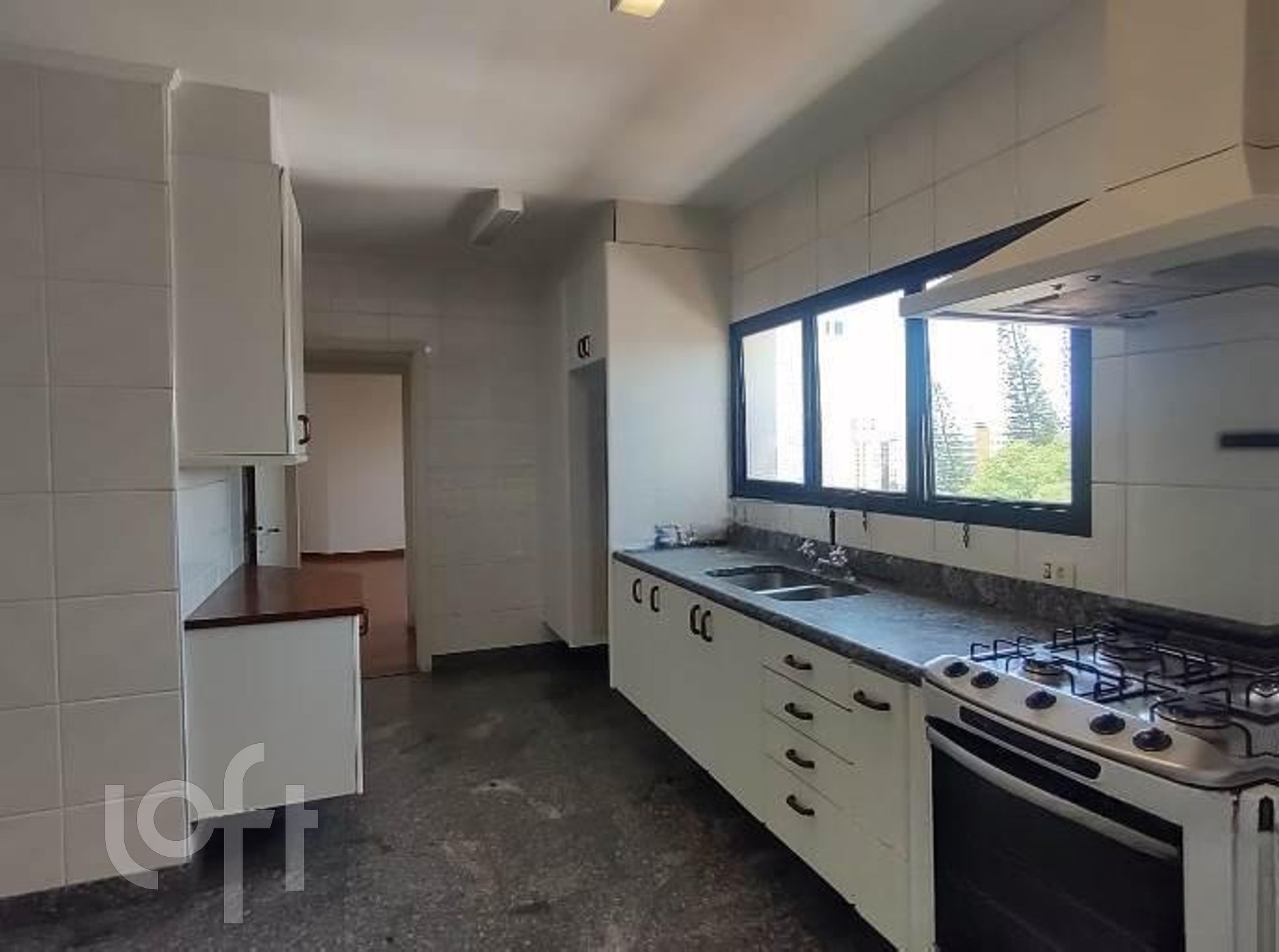 Apartamento à venda com 3 quartos, 170m² - Foto 4