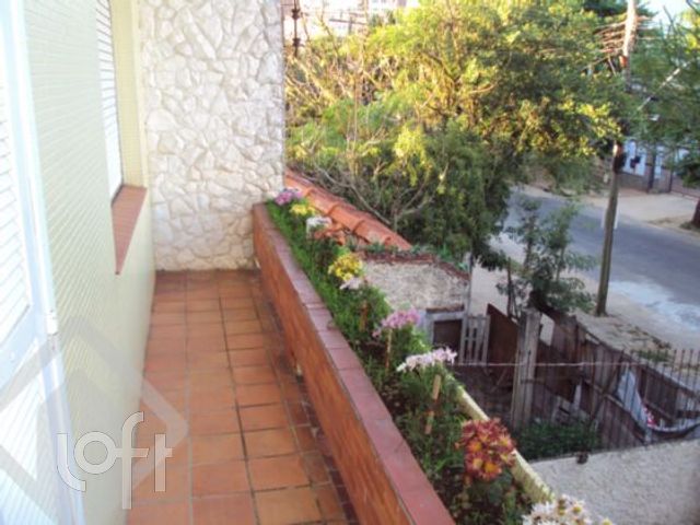 Casa com 276m², 3 dormitórios, 3 vagas, Higienópolis em Porto Alegre