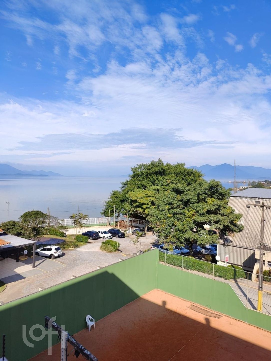 Apartamento à venda em Coqueiros com 60 m², 2 quartos, 1 vaga