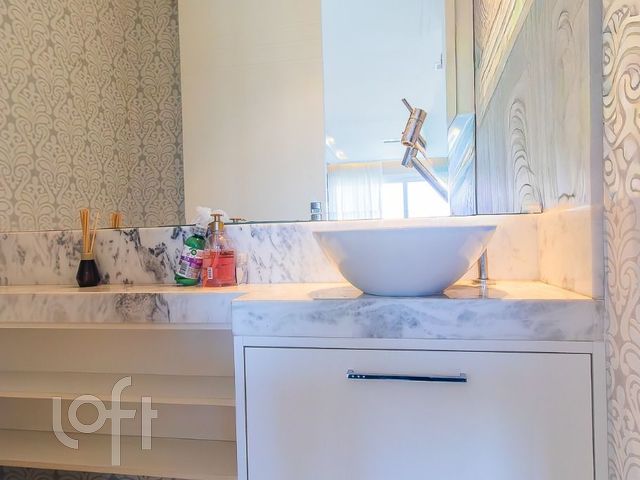 Apartamento com 137m², 3 dormitórios, 3 suítes, 2 vagas, Rio Branco em Porto Alegre