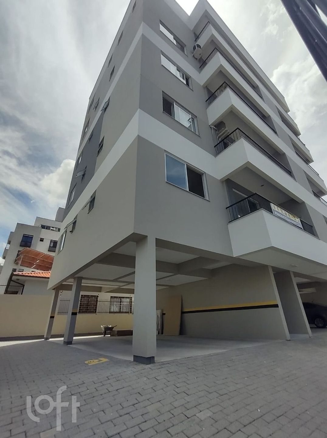 Apartamentos com 93m², 3 quartos, 1 suíte, 1 garagem, no bairro Centro em Palhoça