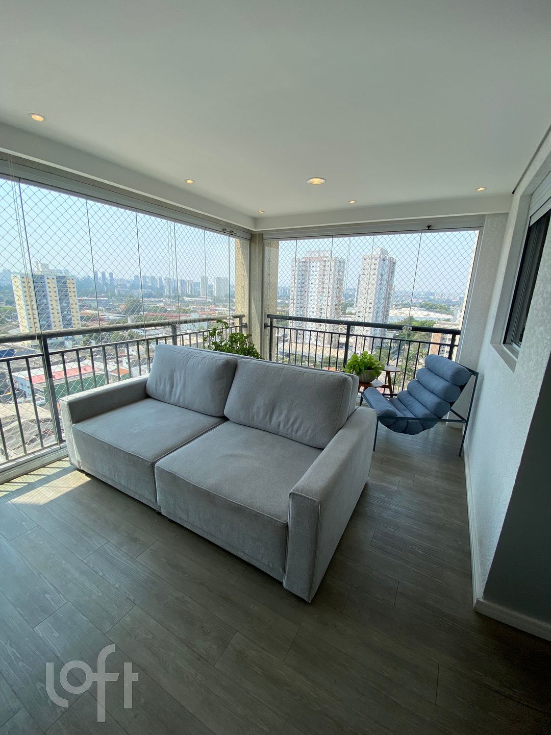 Apartamento à venda com 2 quartos, 67m² - Foto 2