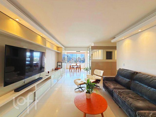 Apartamento com 111m², 3 dormitórios, 3 suítes, 2 vagas, Boa Vista em Porto Alegre