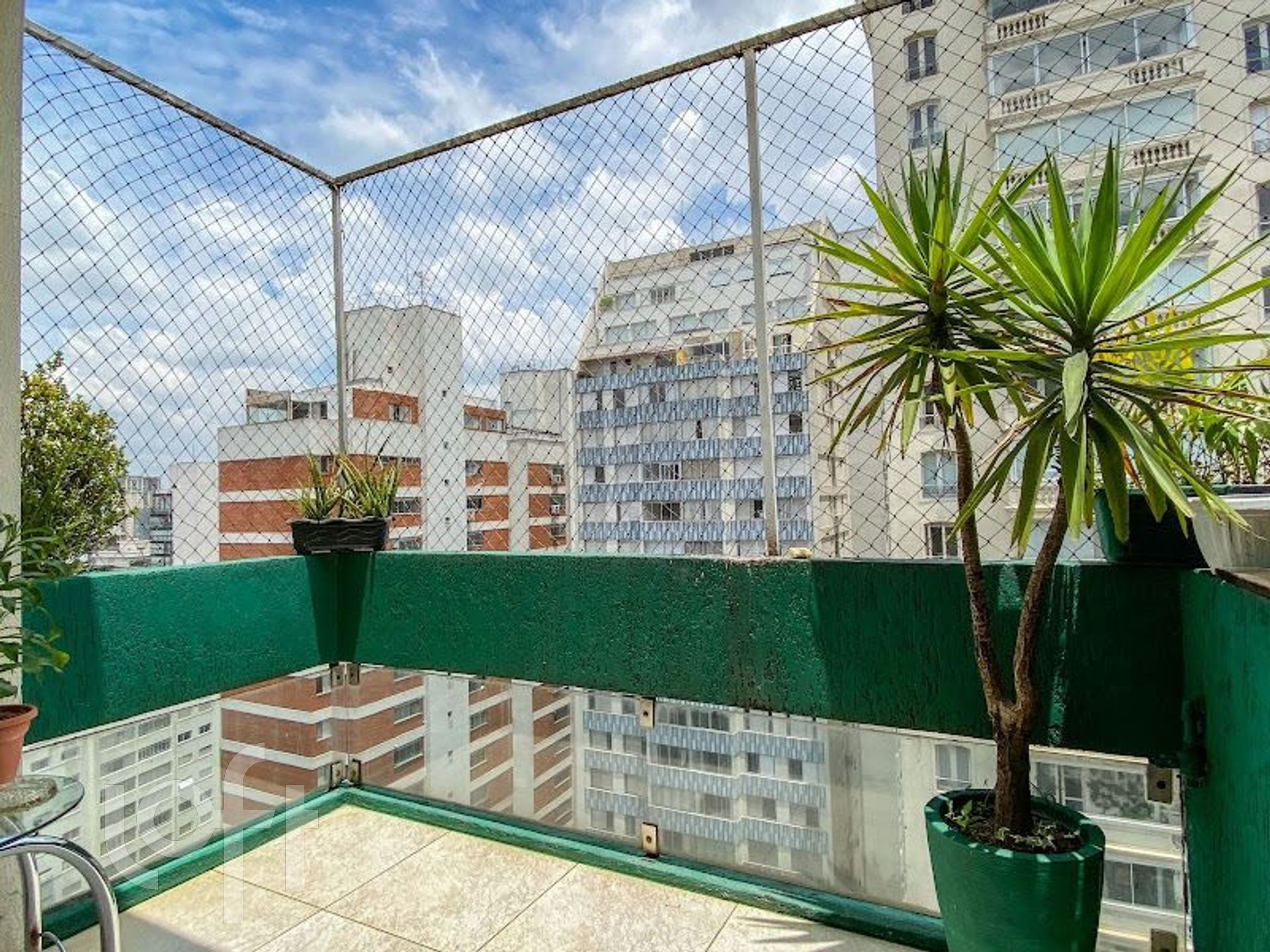 Apartamento à venda com 2 quartos, 85m² - Foto 2