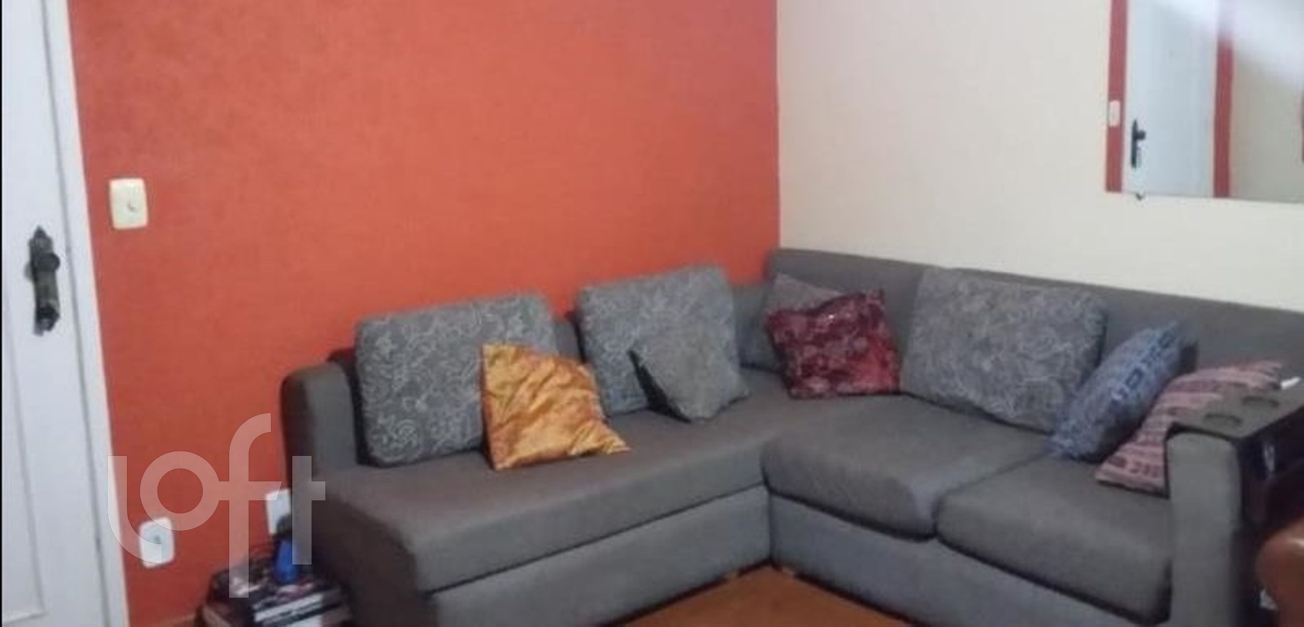 Apartamento à venda com 2 quartos, 70m² - Foto 2