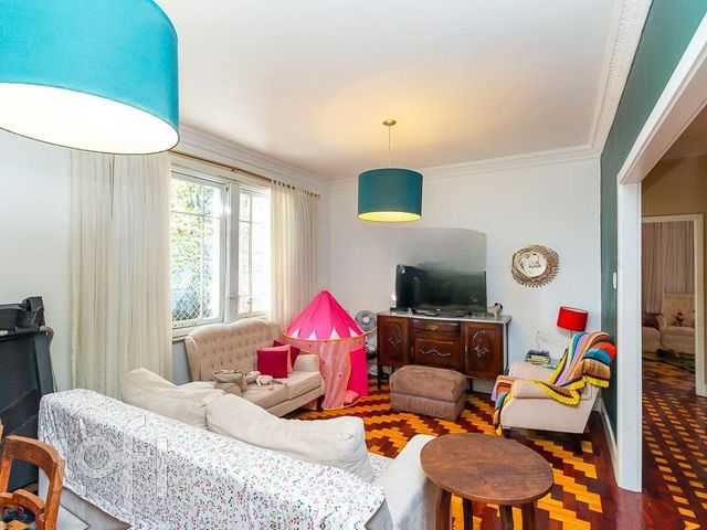 Apartamento com 121m², 3 dormitórios, 1 suíte, 1 vaga, Petrópolis em Porto Alegre