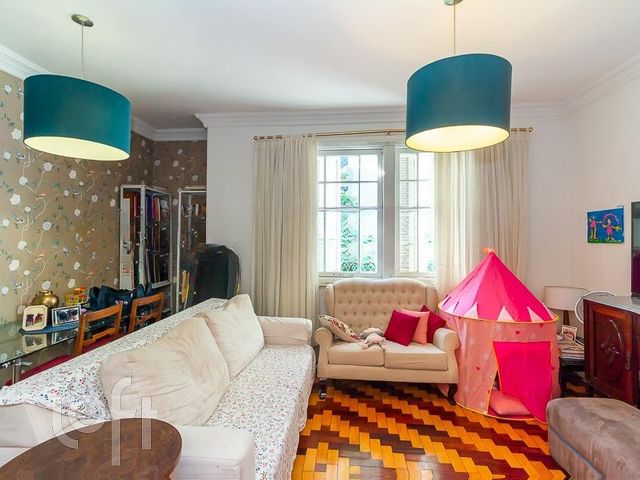 Apartamento com 121m², 3 dormitórios, 1 suíte, 1 vaga, Petrópolis em Porto Alegre