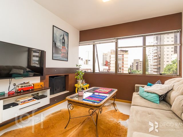 Apartamento com 86m², 2 dormitórios, 1 suíte, 2 vagas, Rio Branco em Porto Alegre