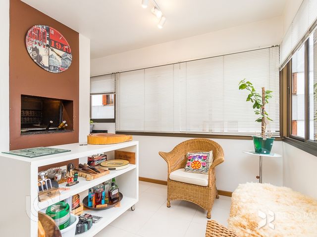 Apartamento com 86m², 2 dormitórios, 1 suíte, 2 vagas, Rio Branco em Porto Alegre