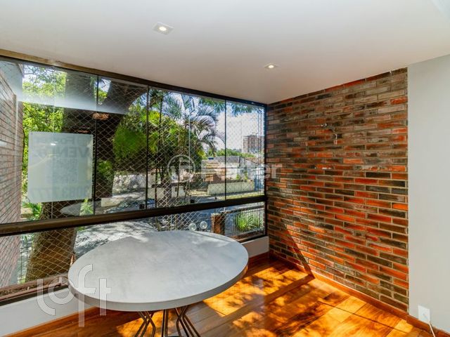 Apartamento com 93m², 3 dormitórios, 1 vaga, Petrópolis em Porto Alegre