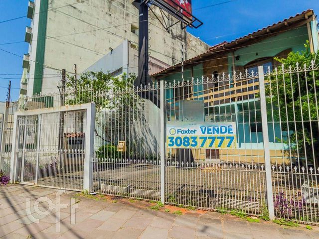 Casa com 321m², 2 vagas, Jardim Botânico em Porto Alegre