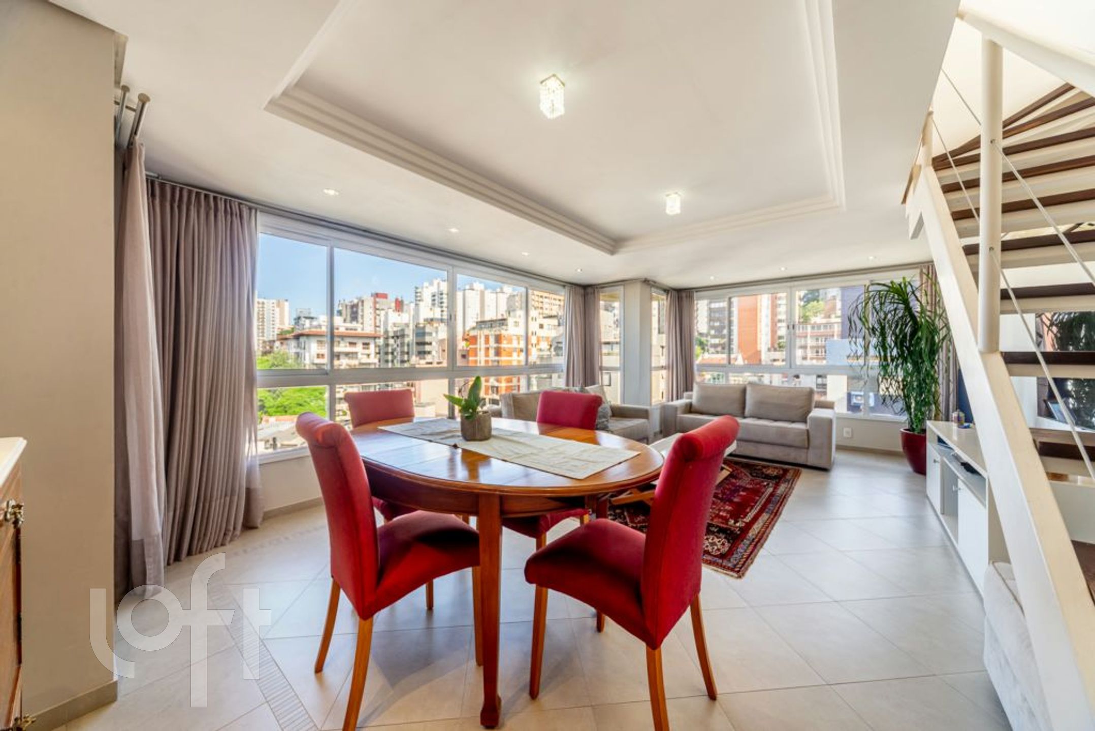 Apartamento com 160m², 3 dormitórios, 1 suíte, 2 vagas, Bela Vista em Porto Alegre