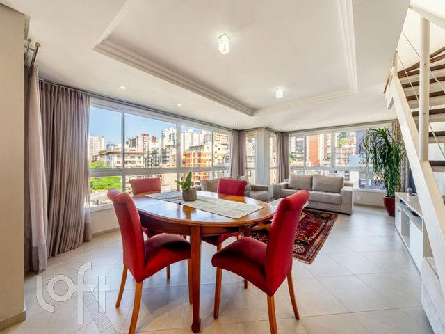 Apartamento com 160m², 3 dormitórios, 1 suíte, 2 vagas, Bela Vista em Porto Alegre