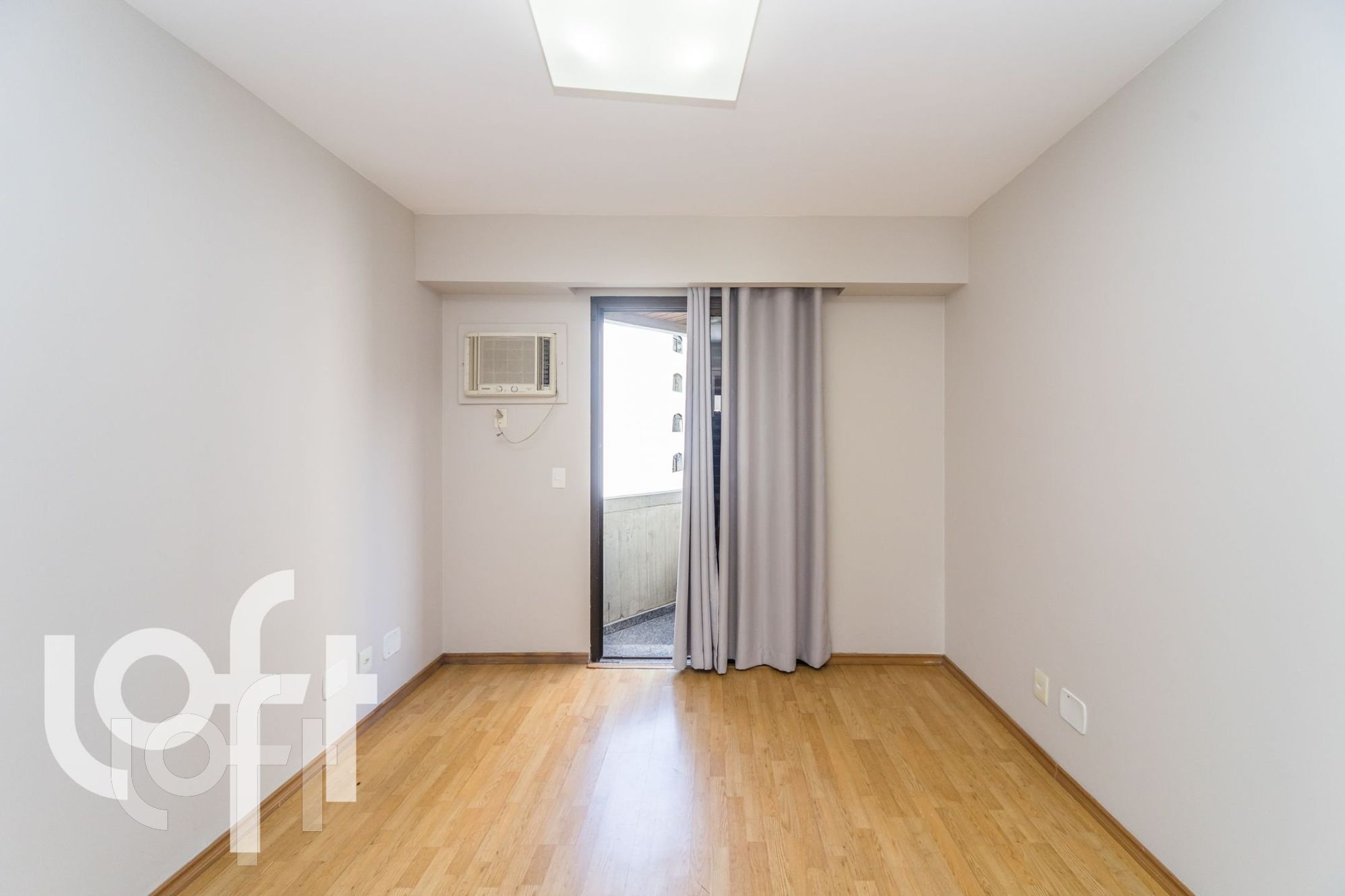 Apartamento à venda com 1 quarto, 50m² - Foto 4