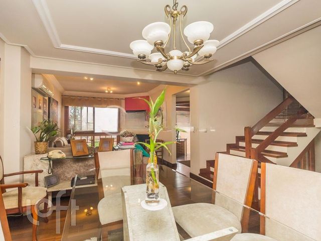 Casa em Condomínio com 301m², 3 dormitórios, 1 suíte, 3 vagas, Chácara das Pedras em Porto Alegre