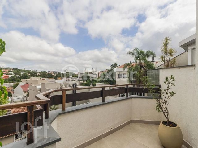 Casa em Condomínio com 301m², 3 dormitórios, 1 suíte, 3 vagas, Chácara das Pedras em Porto Alegre