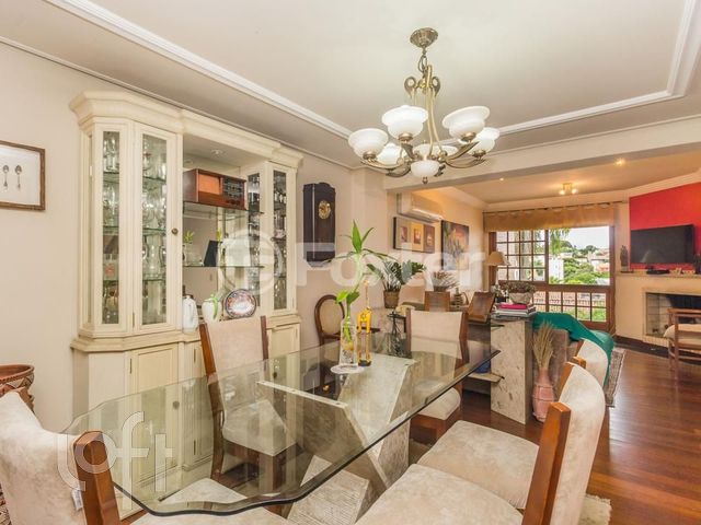 Casa em Condomínio com 301m², 3 dormitórios, 1 suíte, 3 vagas, Chácara das Pedras em Porto Alegre