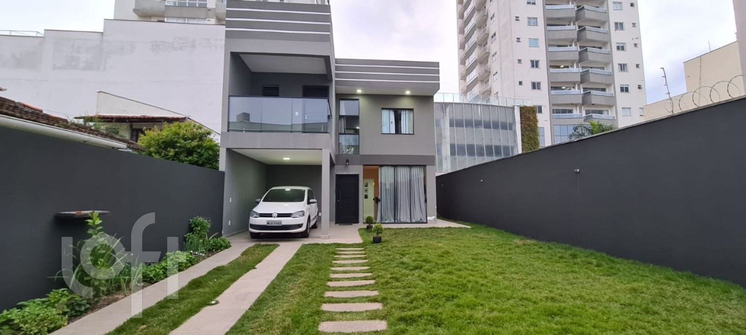 Casa Residencial com 195m², 4 quartos, 1 suíte, 4 garagens, no bairro Cidade Nova em Itajaí