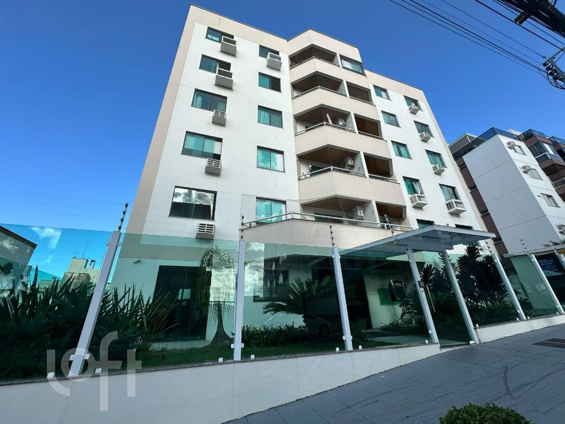 Apartamento Córrego Grande de 3 Dormitórios, Garagem Coberta, Hobby box, Vista