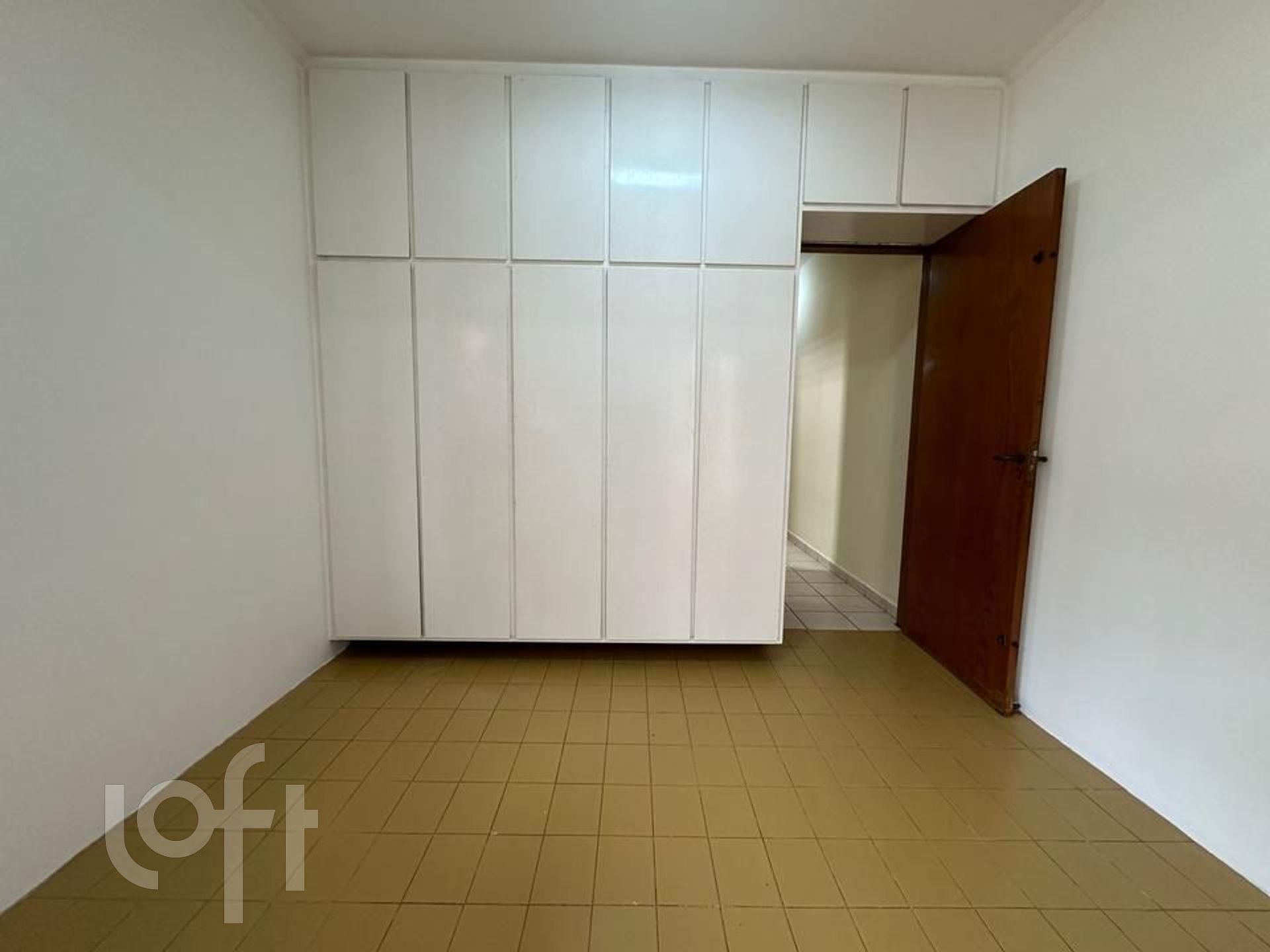 Casa à venda com 3 quartos, 216m² - Foto 1